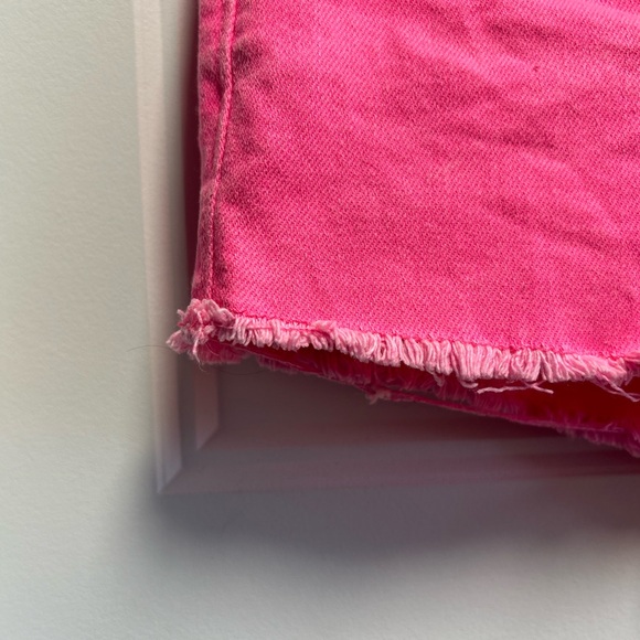 Abercrombie & Fitch Short Shorts Pink, Size 4, W27. - Picture 3 of 7